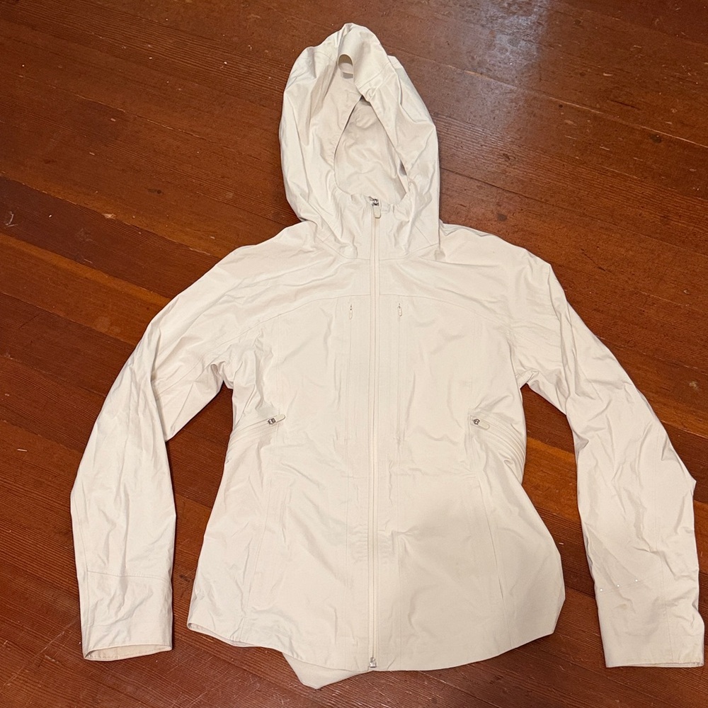 Lululemon Women's Cream Hooded Rain Jacket